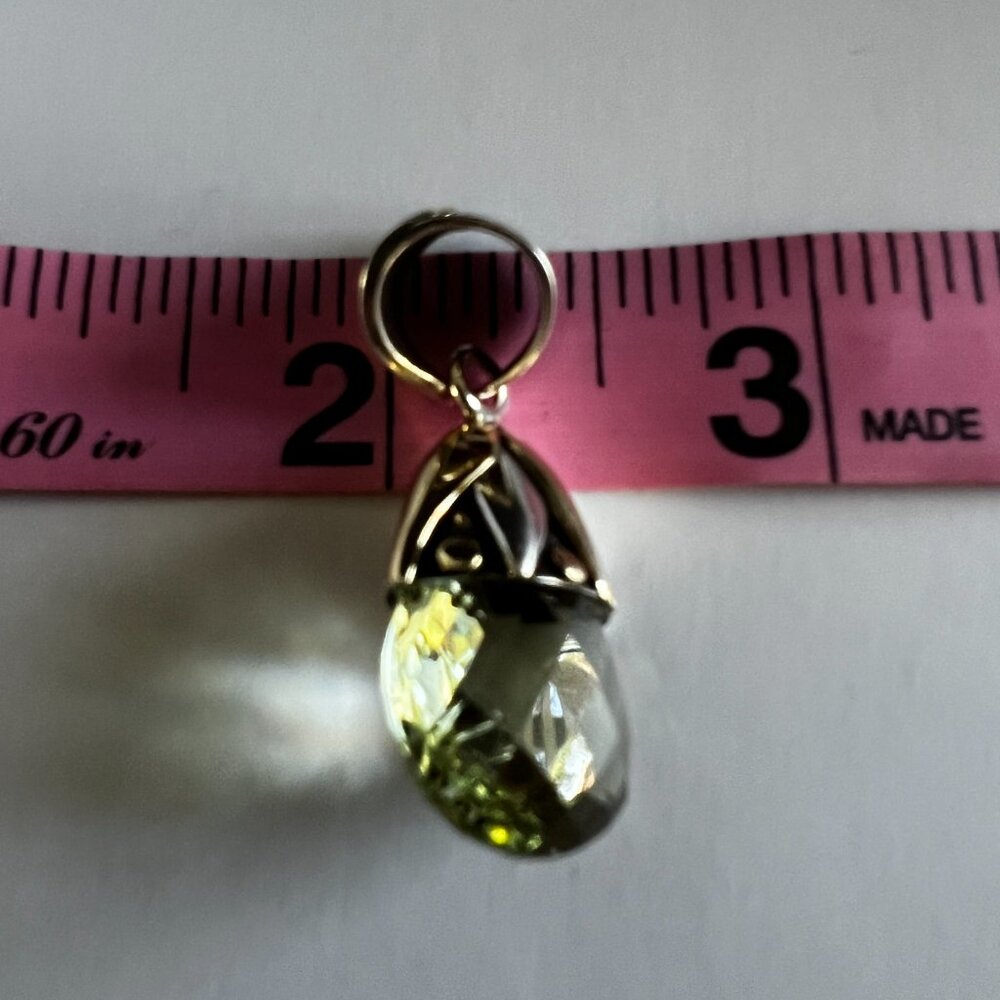 Green Amethyst & 18k Gold Briolette Cut Pendant - Picture 2 of 3